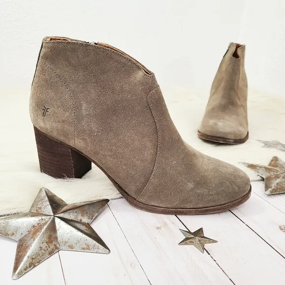 Frye Nora ankle boots grey suede leather side zip herled size 9.5
