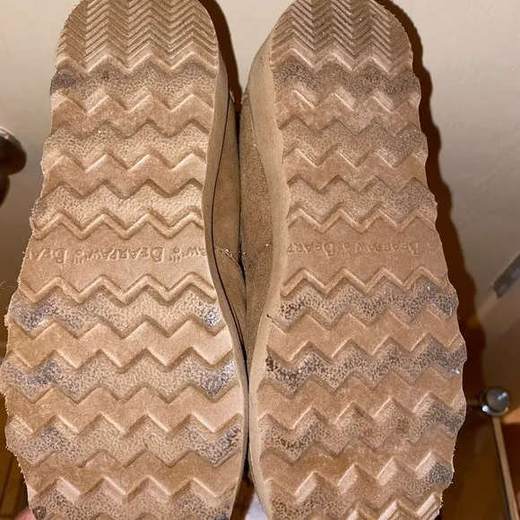 Girls Bearpaw Kirsta - size 2