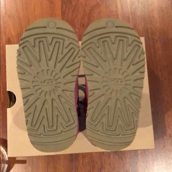 Girls UGG boots with comfy and warm lining