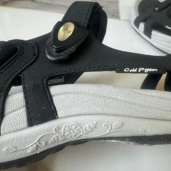 Gold Pigeon Signature Women’s Snap Lock Sandals Hook &amp; Eye Straps Size 41 Beach