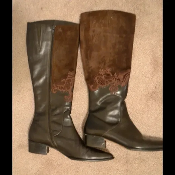 Gorgeous Van  Eli boots!