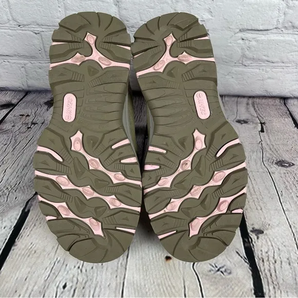 Hi-Tec Women's Skamania Beige &amp; Pink Suede Hiking Boots Size 9