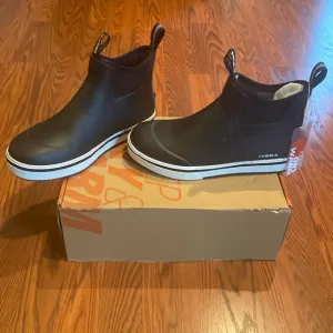 Hisea keep dry/warm rain boots . Size 10