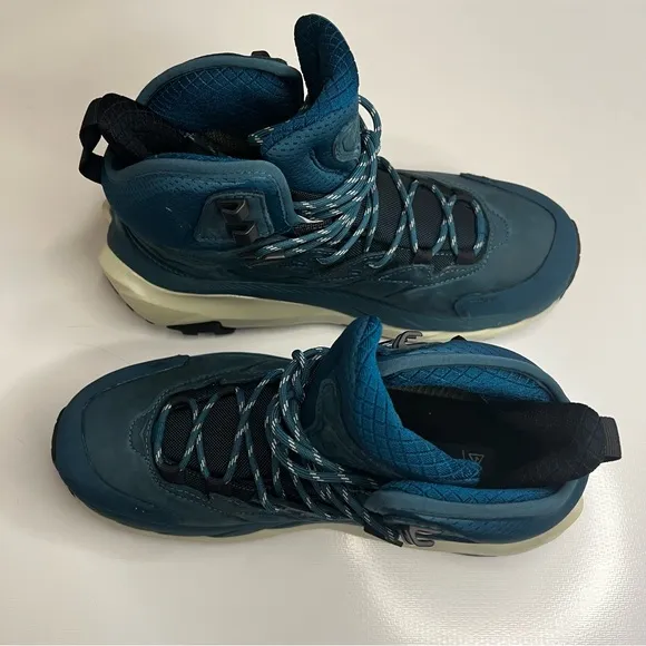 HOKA ONE ONE Kaha 2 Gtx Vibram Womens Hiking Boots NWOT