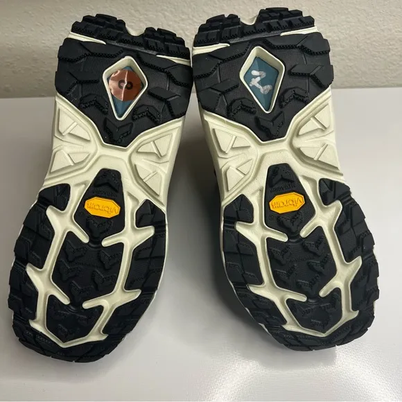 HOKA ONE ONE Kaha 2 Gtx Vibram Womens Hiking Boots NWOT