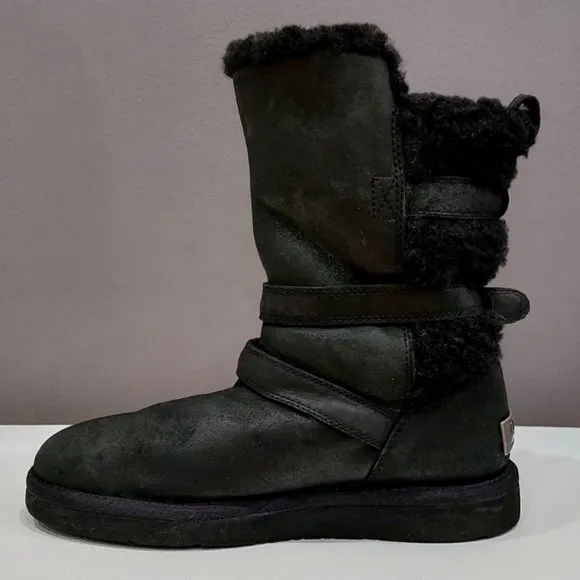 💥HOT ITEM💥UGG  BECKET LEATHER &amp; WOOL SHEARLING MOTO BOOTS in BLACK