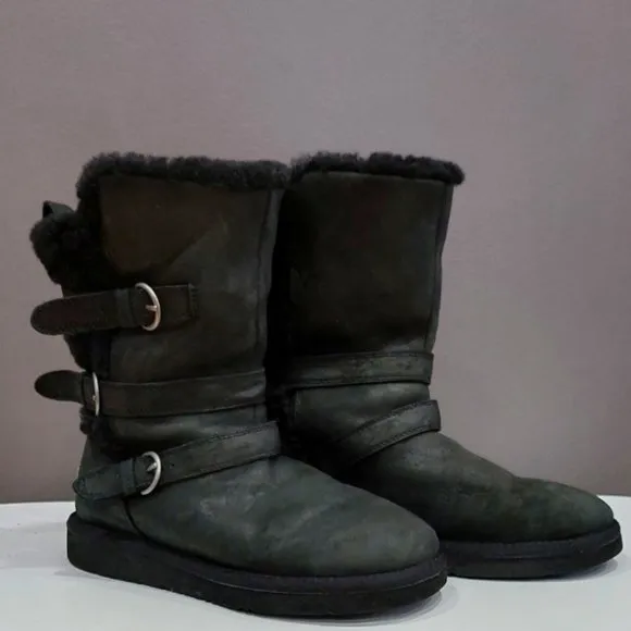 💥HOT ITEM💥UGG  BECKET LEATHER &amp; WOOL SHEARLING MOTO BOOTS in BLACK