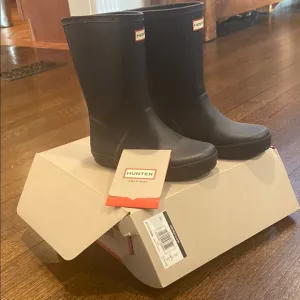 Hunter Navy Blue Rain Boots