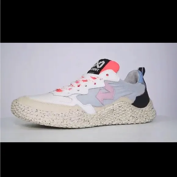 ID. EIGHT Sneakers never worn US 11.5, EU 45.