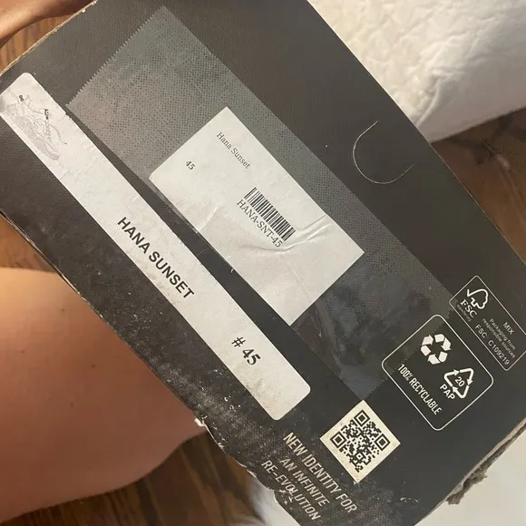 ID. EIGHT Sneakers never worn US 11.5, EU 45.