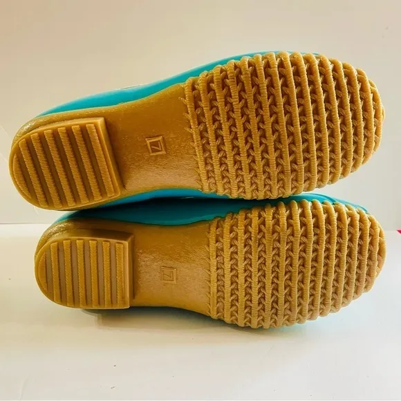 Jack Rogers Cream and Turquoise Shimmer Snow Boots Size 7