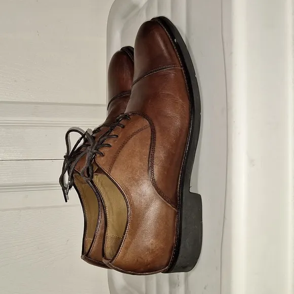 Johnston &amp; Murphy &quot;Hollis&quot; cap toe oxford leather lace up dress shoes - 9M