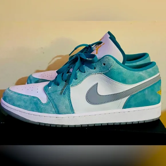 ♦️Jordan 1 Low SE♦️(New Emerald), Men’s Size 14 / Women’s Size 15.5