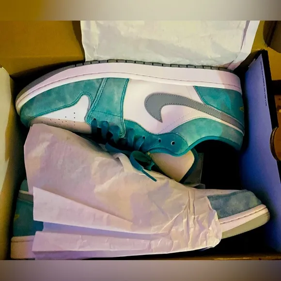 ♦️Jordan 1 Low SE♦️(New Emerald), Men’s Size 14 / Women’s Size 15.5