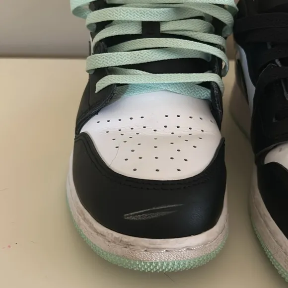 Jordan 1 Lows 6.5 Y … Big Kids size