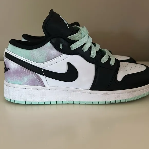 Jordan 1 Lows 6.5 Y … Big Kids size