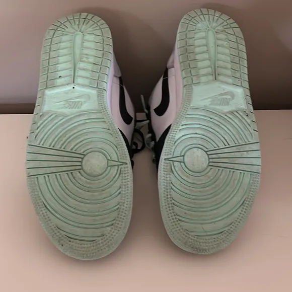 Jordan 1 Lows 6.5 Y … Big Kids size