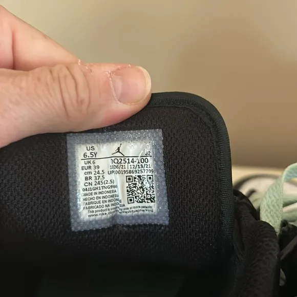 Jordan 1 Lows 6.5 Y … Big Kids size