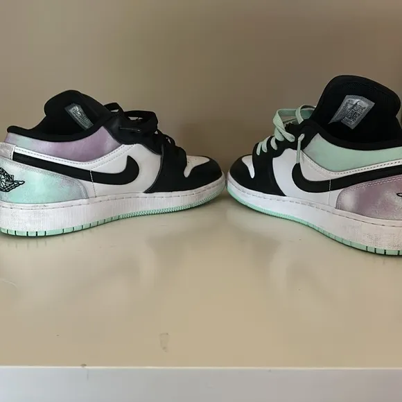 Jordan 1 Lows 6.5 Y … Big Kids size