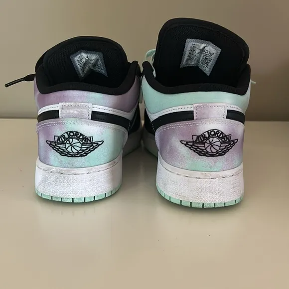 Jordan 1 Lows 6.5 Y … Big Kids size