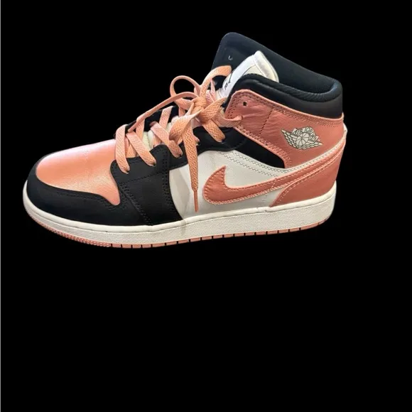 Jordan 1 Mid White Light Madder Root Size 6.5 (GS)/Women’s 8