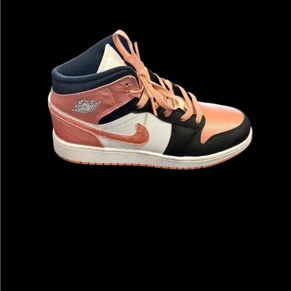 Jordan 1 Mid White Light Madder Root Size 6.5 (GS)/Women’s 8