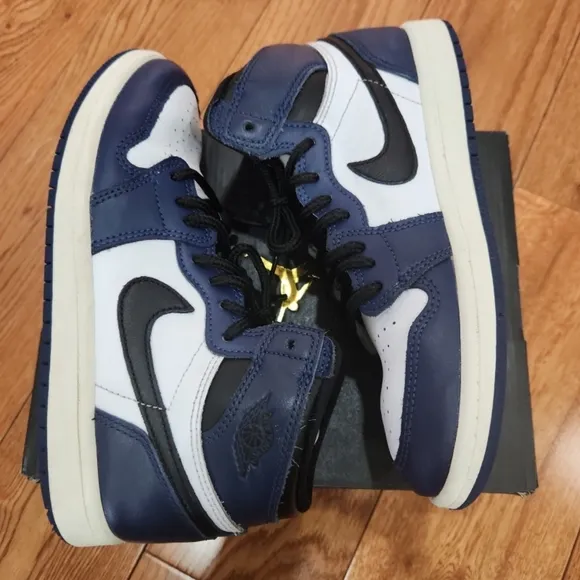 Jordan 1 Retro Sneakers Navy Blue, Black and White Sneakers