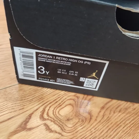 Jordan 1 Retro Sneakers Navy Blue, Black and White Sneakers