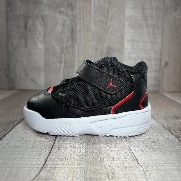 Jordan Max Aura 4 (TD) Baby's Sneaker Black UniversityRed-White Sz 5C DQ8402-006