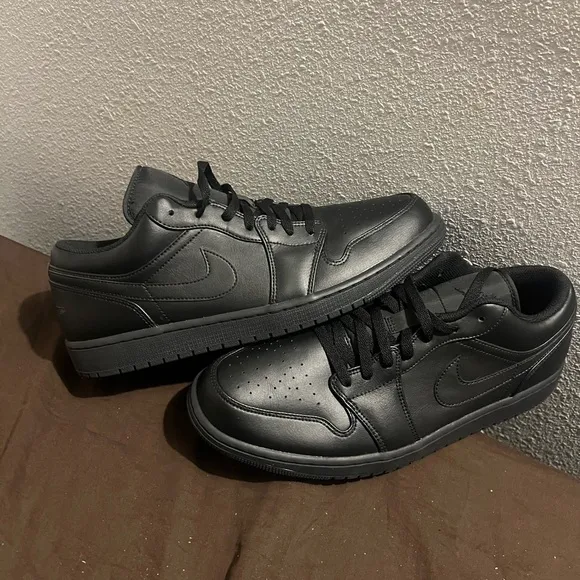 Jordan Men's Athletic Shoes - Black Nike Air Jordan 1 Triple Black