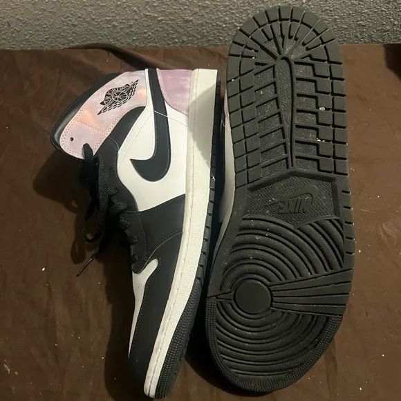 Jordan Men's Sneakers - Black, White, and Pink Air Jordan 1 Zen Master Mid