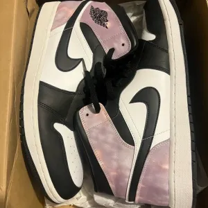 Jordan Men's Sneakers - Black, White, and Pink Air Jordan 1 Zen Master Mid