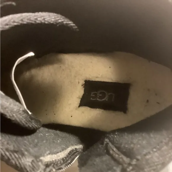 K BRADLEY BLACK UGGS. YOUTH BIG KIDS BLACK HIKING BOOTS SZ 6. $45.