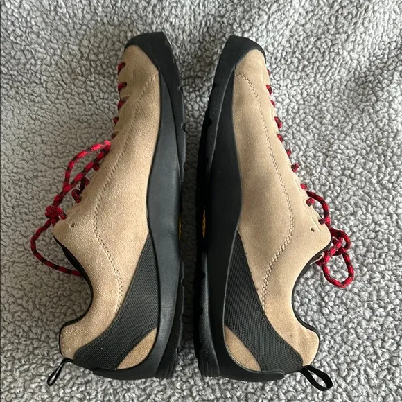 Keen Men's Tan and Red Lace-Up Shoes