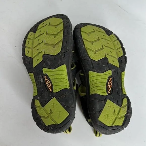 Keen sandals hiking outdoors shoes water shoes active sz 4