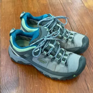 Keen Women’s Targhee IV Waterproof Hiking Shoe size 7.5
