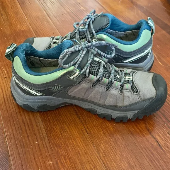 Keen Women’s Targhee IV Waterproof Hiking Shoe size 7.5