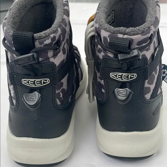 KEEN Women's Uneek SNK 2 Waterproof Chukka Gray and Black Rain Snow Boots 7