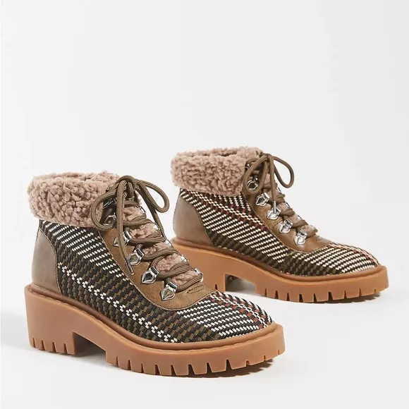 Kelsi Dagger Brooklyn Navigate Ankle Boots Sz 39 / 8