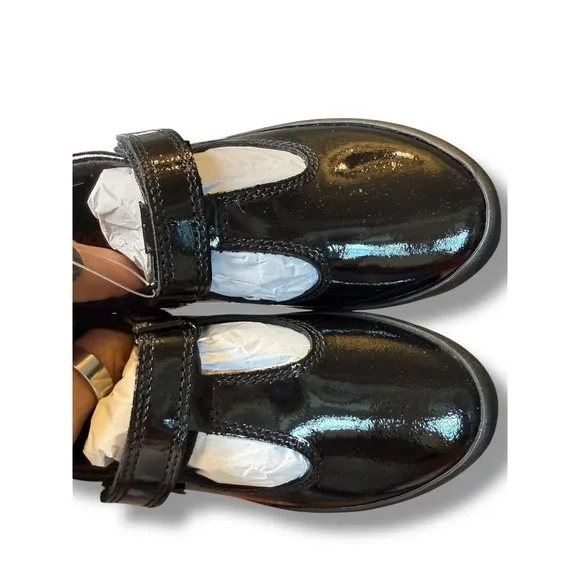 Kickers Kariko T-Strap Black Patent Leather Mary Janes Girls Shoes Size 27 10 US