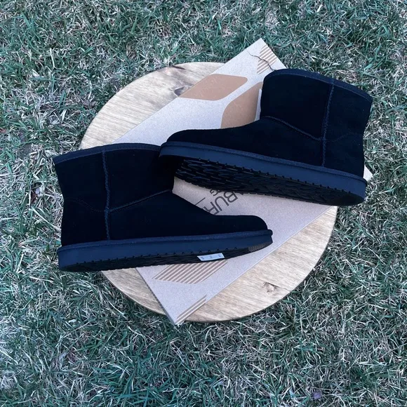 Koolaburra by UGG Youth SZ 5 K Koola Mini Black Suede Boots