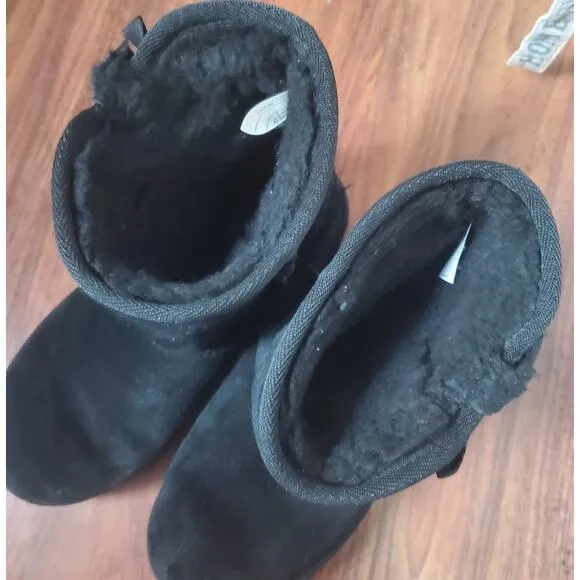 Koolaburra UGG K Victoria Bow Short Girls Boots Black Suede 1019372 Girls Size 4