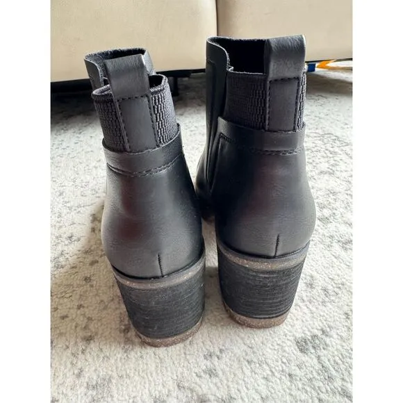 KORKS NWOB Elsie Black Block Heel Ankle Bootie