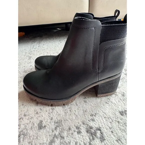 KORKS NWOB Elsie Black Block Heel Ankle Bootie