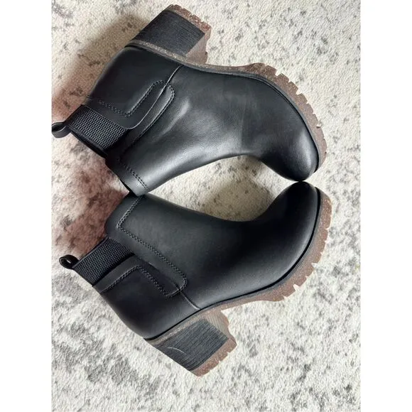 KORKS NWOB Elsie Black Block Heel Ankle Bootie