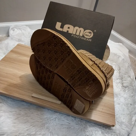 Lamo Suede Water Resistant Boots with Sweater Cuff - Empire Women's Size 7 🆕