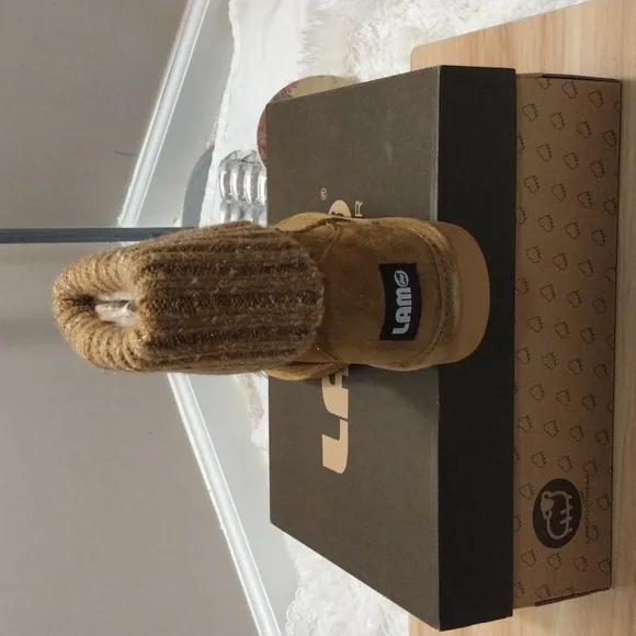 Lamo Suede Water Resistant Boots with Sweater Cuff - Empire Women's Size 7 🆕