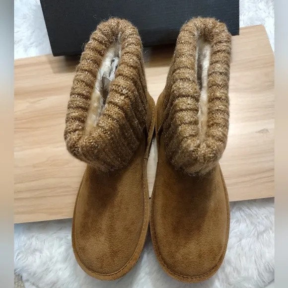 Lamo Suede Water Resistant Boots with Sweater Cuff - Empire Women's Size 7 🆕