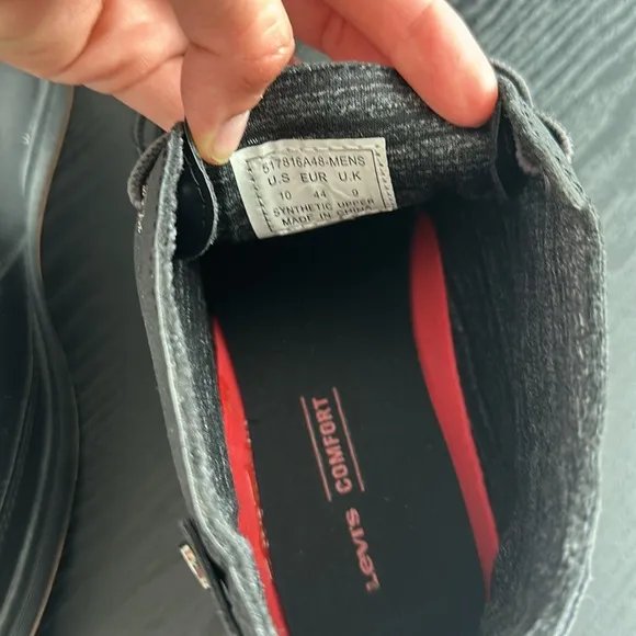 Levi’s Black ankle lace up shoes