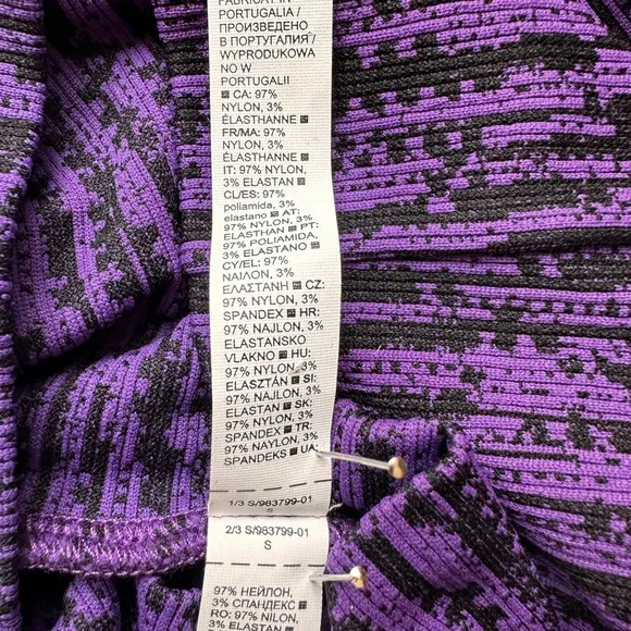 Like New: ATHLETA Flurry Peak Long Sleeve Top Turtleneck Base Layer Purple Small
